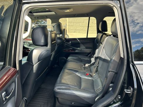 Used 2015 Lexus LX 570 4WD image 13