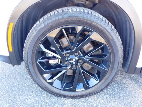 Used 2024 Mitsubishi Outlander SEL image 9