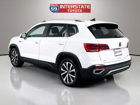 Used 2022 Volkswagen Taos SE w/ IQ.Drive SE Package AWD/4WD image 5