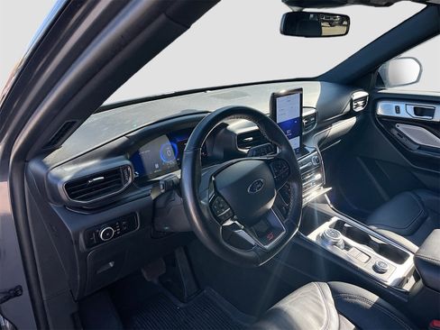 Used 2023 Ford Explorer ST w/ Equipment Group 401A image 9