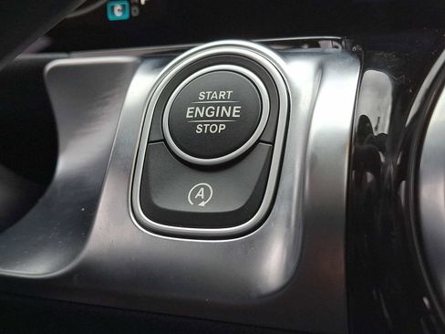 Used 2025 Mercedes-Benz GLB 250 4MATIC image 19