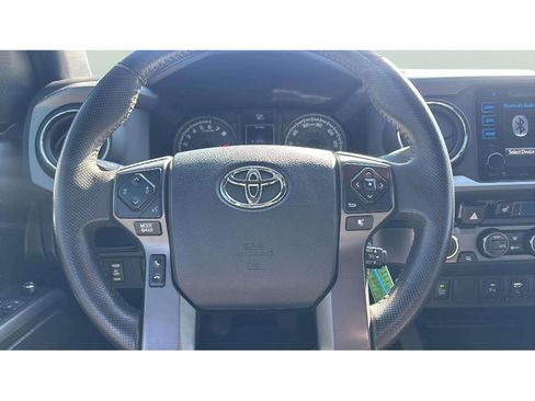 Used 2016 Toyota Tacoma TRD Sport w/ Premium & Technology Package image 16