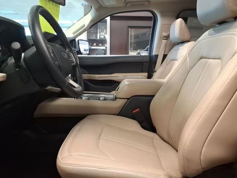 Used 2024 Ford Expedition Limited image 14