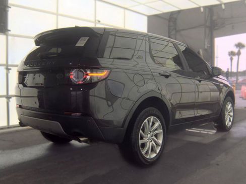Used 2017 Land Rover Discovery Sport HSE AWD/4WD image 4