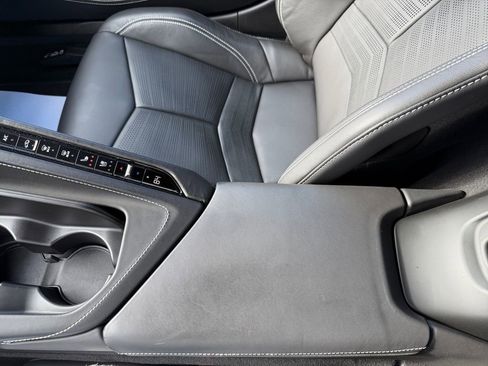 Used 2021 Chevrolet Corvette Stingray Premium Cpe w/ Z51 Performance Package image 21