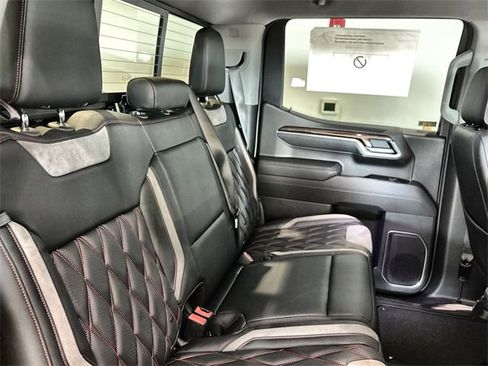 New 2025 Chevrolet Silverado 1500 RST image 23