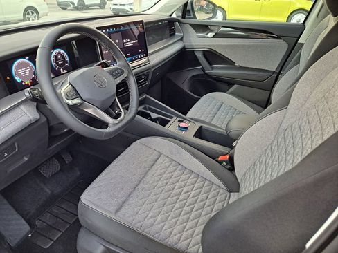 New 2026 Volkswagen Tiguan S w/ 18" Wheel Package FWD image 7