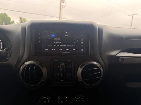 Used 2013 Jeep Wrangler Unlimited Sport AWD/4WD image 15