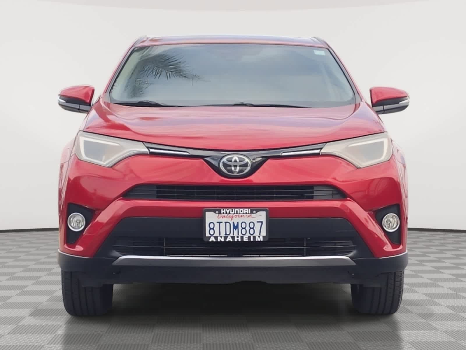 Used 2018 Toyota RAV4 XLE w/ All Weather Liner Package FWD image 2