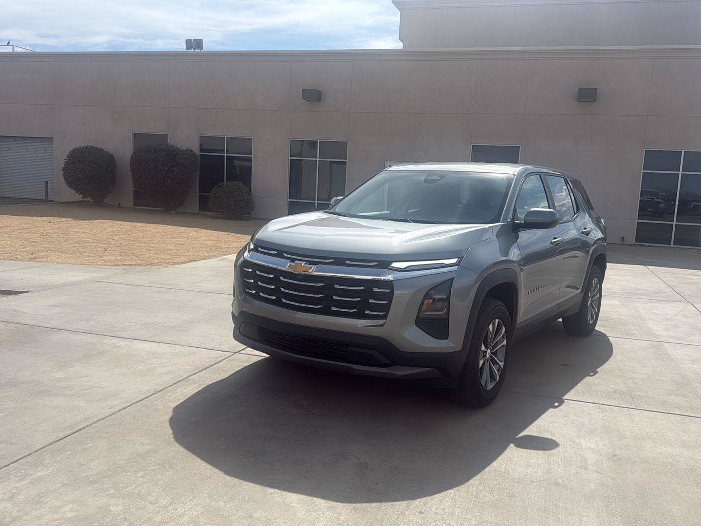 Used 2025 Chevrolet Equinox LT FWD image 4
