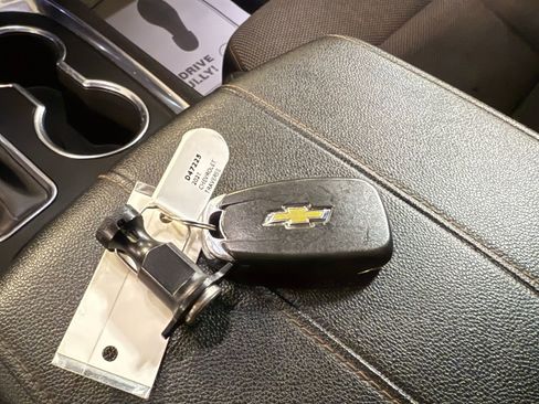 Used 2021 Chevrolet Traverse LS w/ LPO, Blackout Package image 41