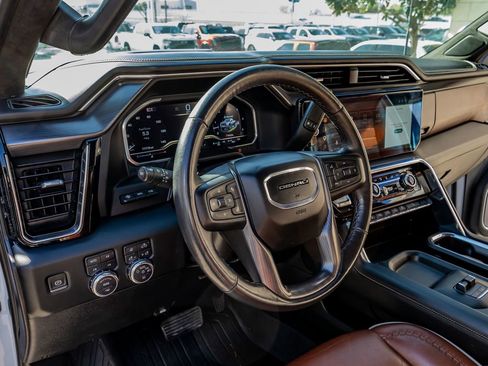 Used 2024 GMC Sierra 2500 Denali Ultimate image 16
