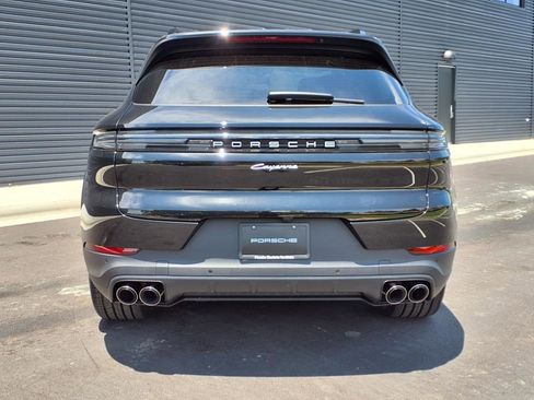 New 2025 Porsche Cayenne image 30