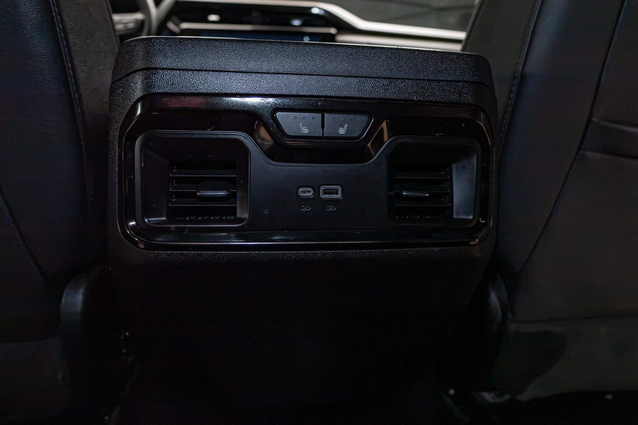Used 2026 GMC Sierra 3500 AT4 w/ AT4 Premium Plus Package AWD/4WD image 36
