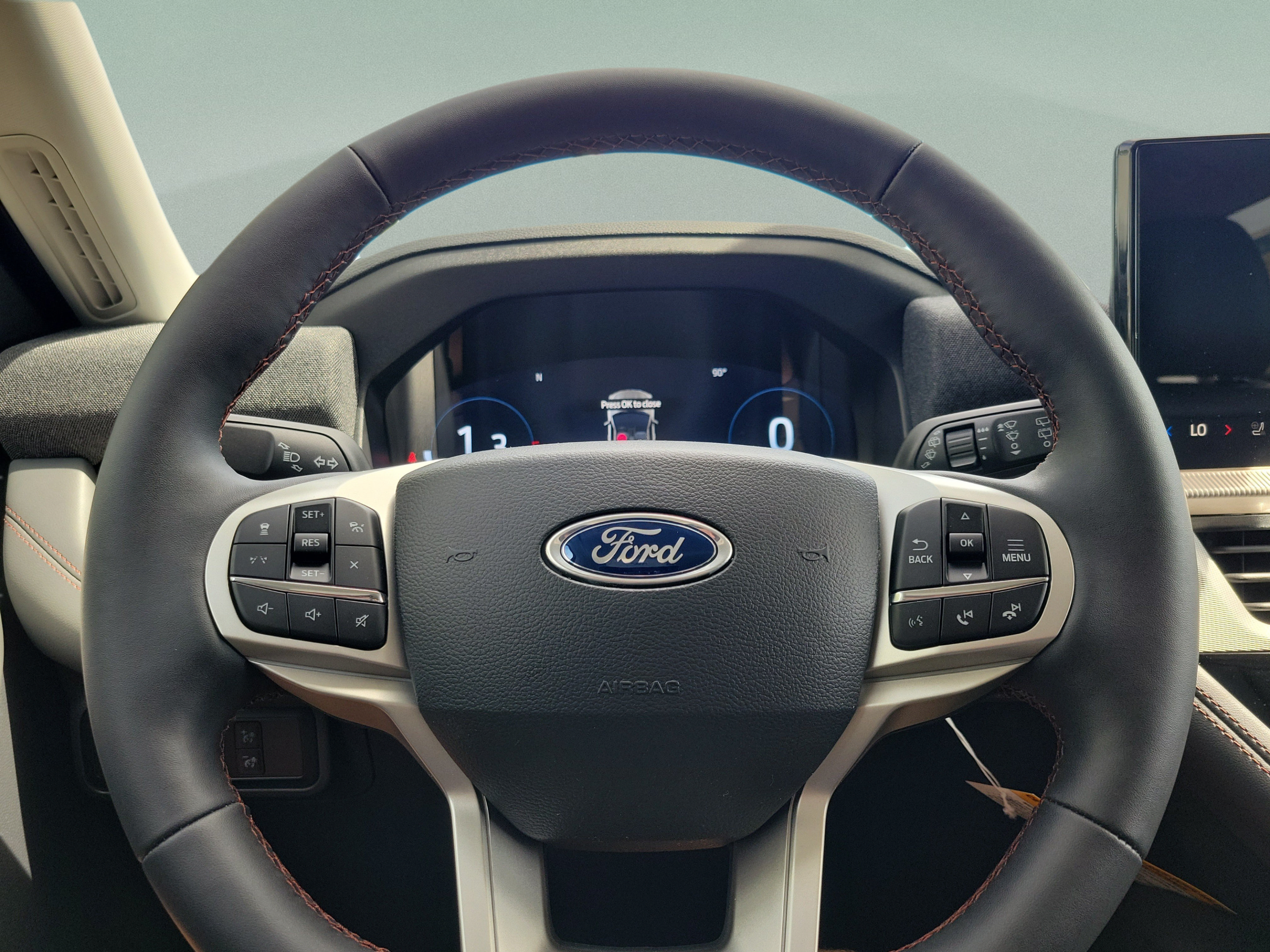 New 2026 Ford Explorer Active w/ Active Comfort Package RWD image 16