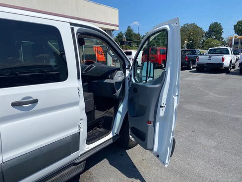 Used 2016 Ford Transit 350 XLT RWD image 19