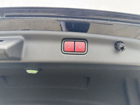 Used 2023 Mercedes-Benz C 300 4MATIC Sedan image 24