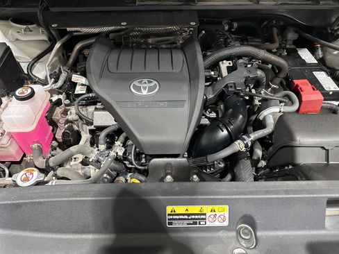 Certified 2024 Toyota Highlander XLE image 23