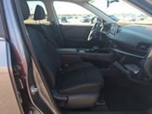 Used 2023 Nissan Rogue S image 8