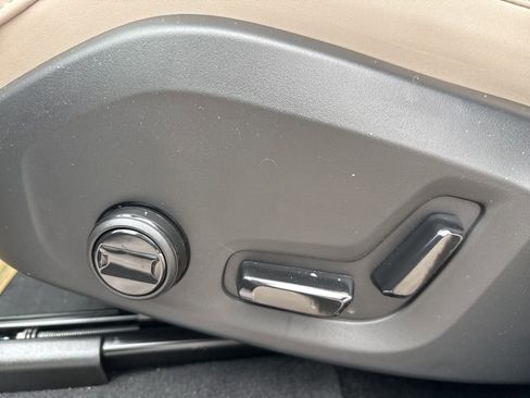 New 2026 Volvo XC90 B6 Plus w/ Protection Package Premier AWD/4WD image 22