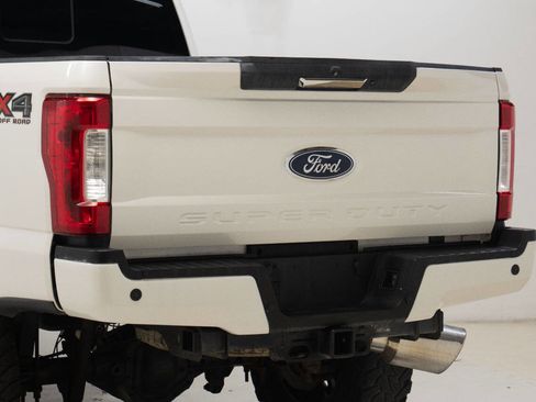 Used 2017 Ford F250 Lariat image 17