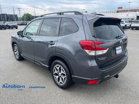 Used 2021 Subaru Forester Premium w/ Popular Package #1 AWD/4WD image 3