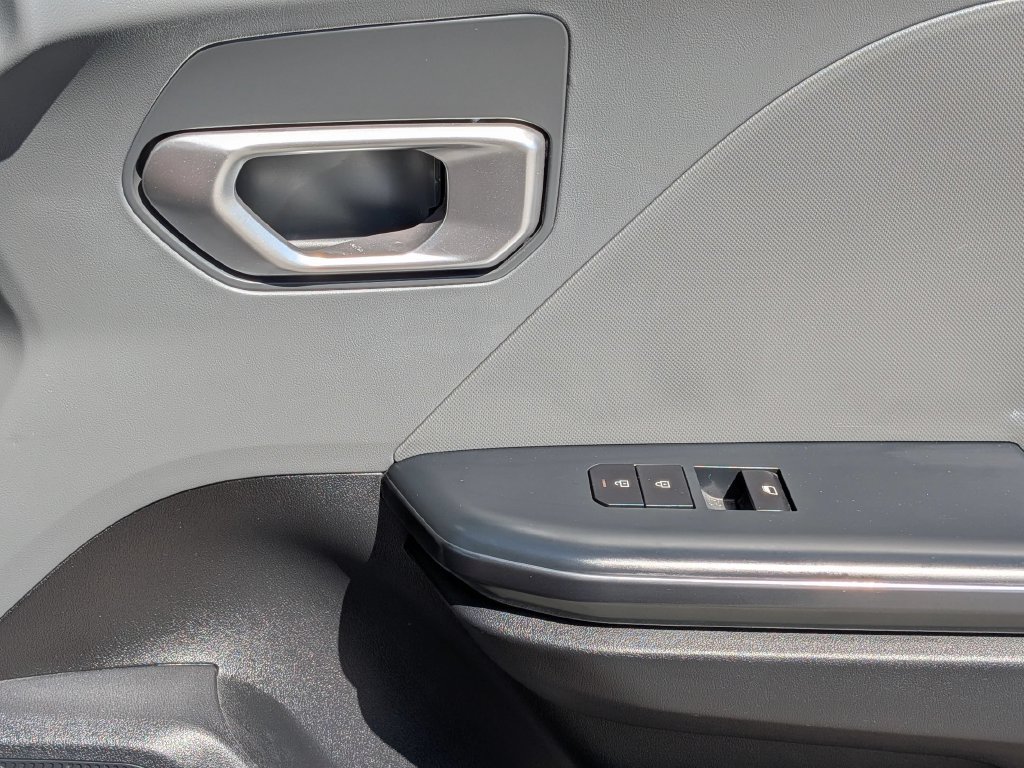 Used 2025 Kia K4 FWD image 33