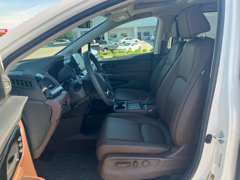 Certified 2026 Honda Odyssey Touring image 30