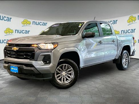 Used 2023 Chevrolet Colorado LT w/ LT Convenience Package II AWD/4WD image 3