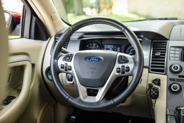Used 2017 Ford Taurus SEL FWD image 10