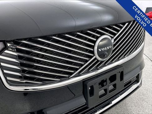 Certified 2025 Volvo XC90 B5 Plus image 37