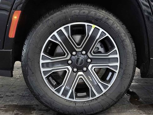 Used 2025 Jeep Wagoneer Series II image 37