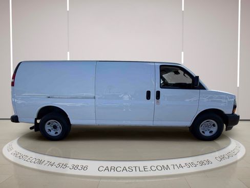 Used 2019 Chevrolet Express 3500 Extended w/ Driver Convenience Package RWD image 7