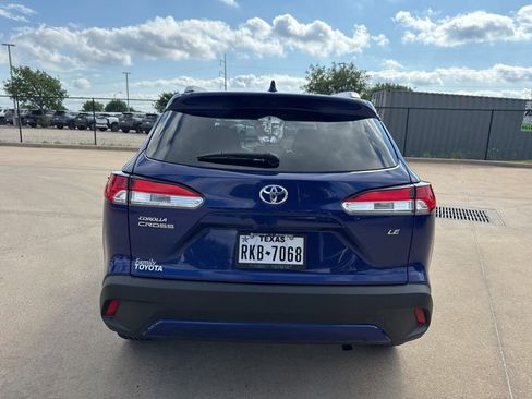 Used 2022 Toyota Corolla Cross LE FWD image 4