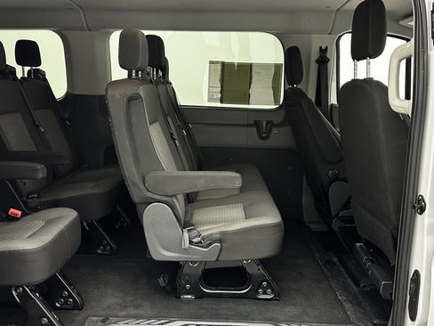 Used 2023 Ford Transit 350 XLT image 27