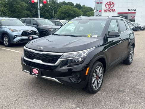 Used 2021 Kia Seltos S AWD/4WD image 3