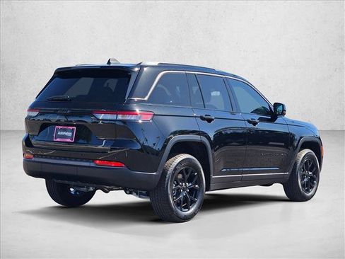 New 2026 Jeep Grand Cherokee Altitude AWD/4WD image 2