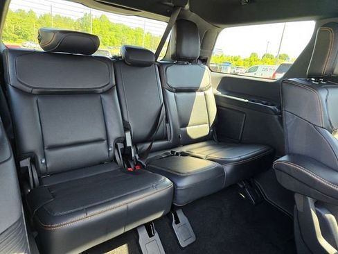 Used 2025 Ford Expedition Tremor AWD/4WD image 17