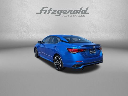 Used 2025 Nissan Sentra SR FWD image 5