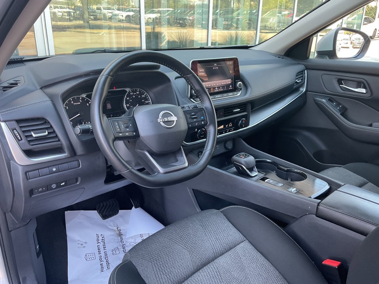 Used 2025 Nissan Rogue SV FWD image 10
