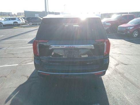 Used 2023 GMC Yukon SLT w/ SLT Premium Package image 6
