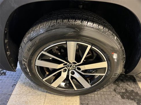 Certified 2022 Volkswagen Atlas SE image 8