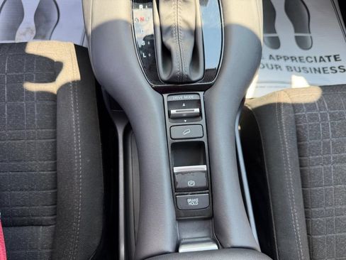 Used 2025 Honda HR-V LX image 29