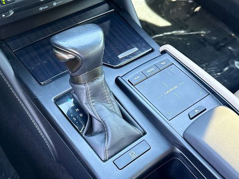 Used 2019 Lexus ES 350 w/ Accessory Package 2 FWD image 32