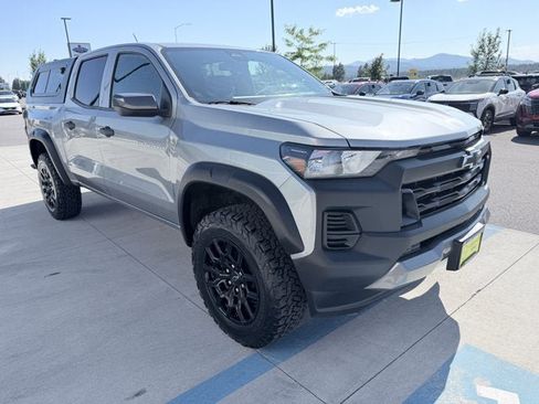 Used 2025 Chevrolet Colorado Trail Boss AWD/4WD image 3