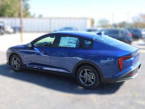 New 2026 Kia K4 LXS FWD image 12