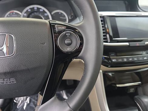 Used 2017 Honda Accord EX-L image 18