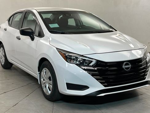 Used 2025 Nissan Versa S w/ Trunk Package FWD image 7