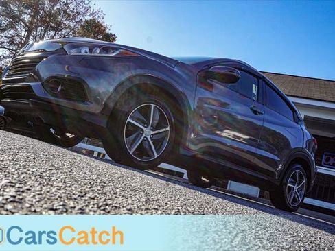 Used 2021 Honda HR-V EX image 11