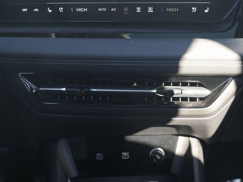 Used 2025 Audi Q6 e-tron Premium Plus w/ Premium Plus image 47